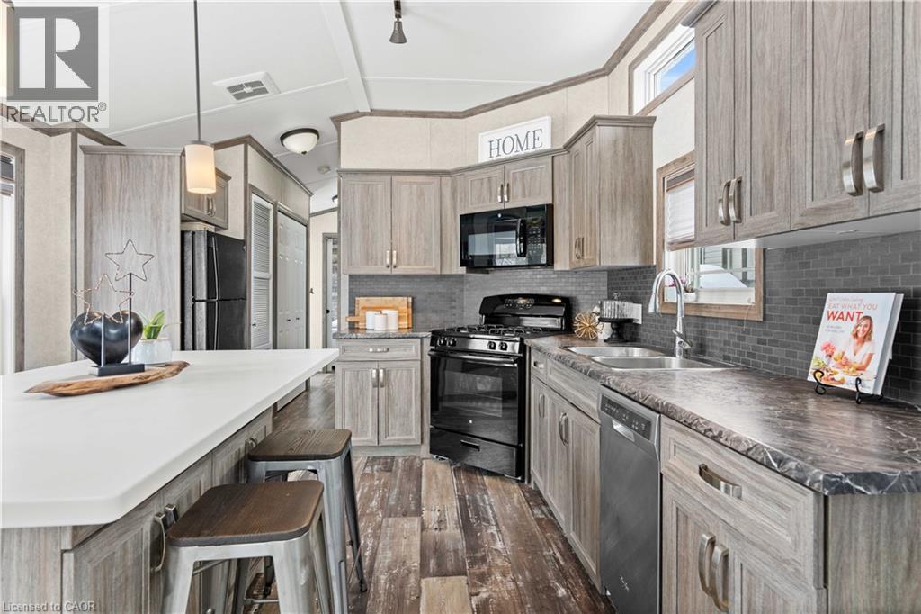 Photo 16 of 4449 Milburough Line Unit 10 Oak St, Burlington ON