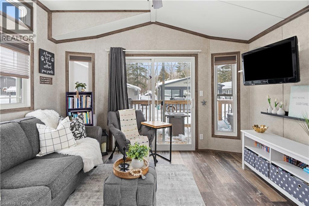 Photo 7 of 4449 Milburough Line Unit 10 Oak St, Burlington ON