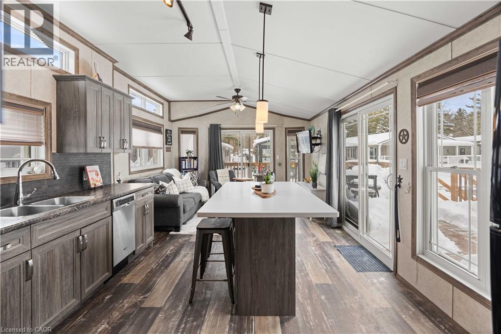 Photo 8 of 4449 Milburough Line Unit 10 Oak St, Burlington ON