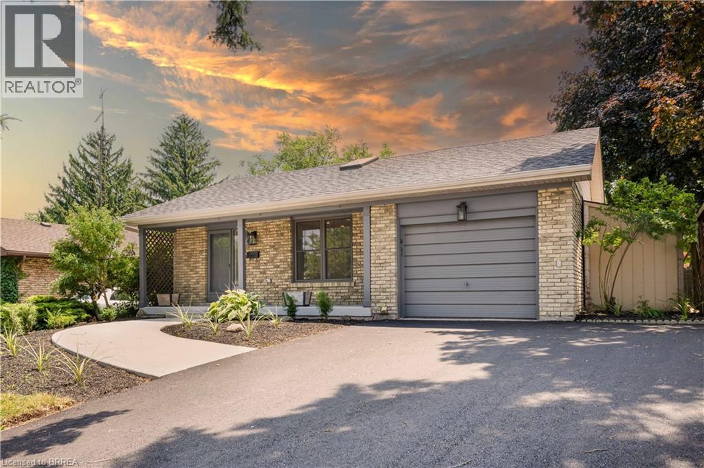 Photo 1 of 94 Appleford Road, Hamilton ON