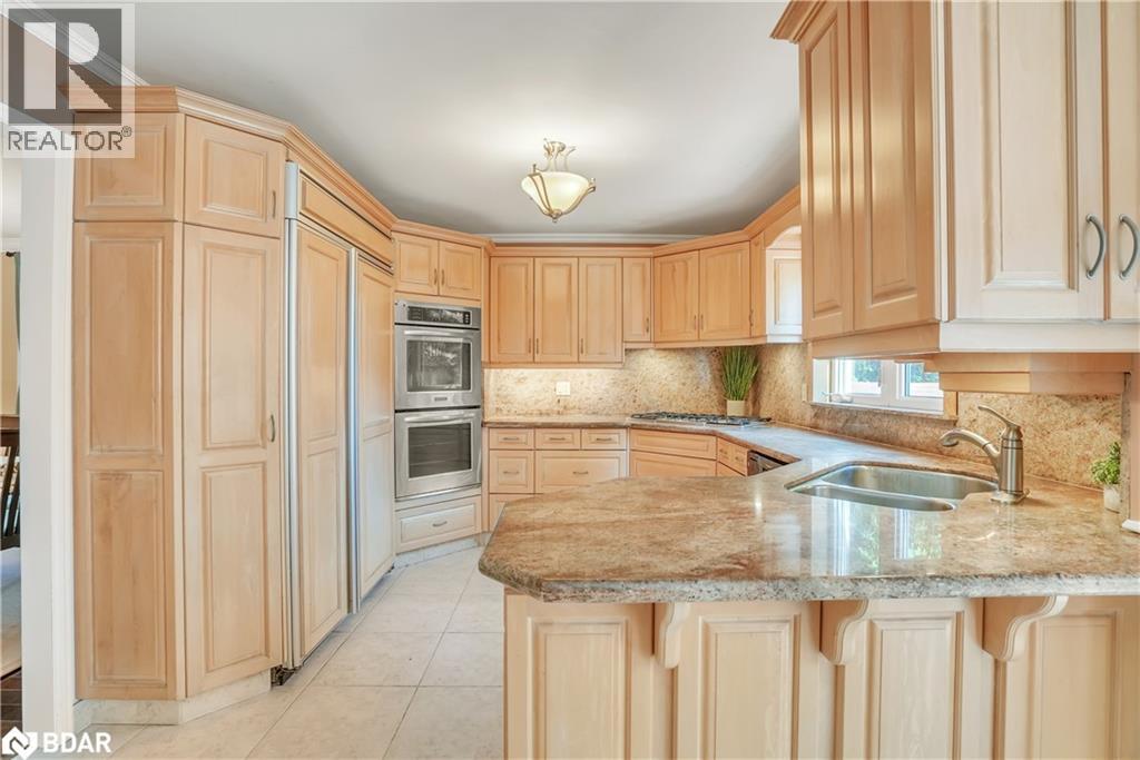 Photo 14 of 43 Waterhouse Way, Richmond Hill ON