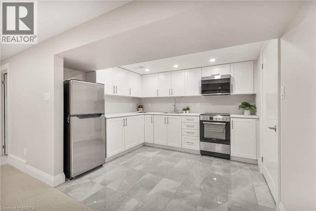 Photo 16 of 94 Appleford Road, Hamilton ON