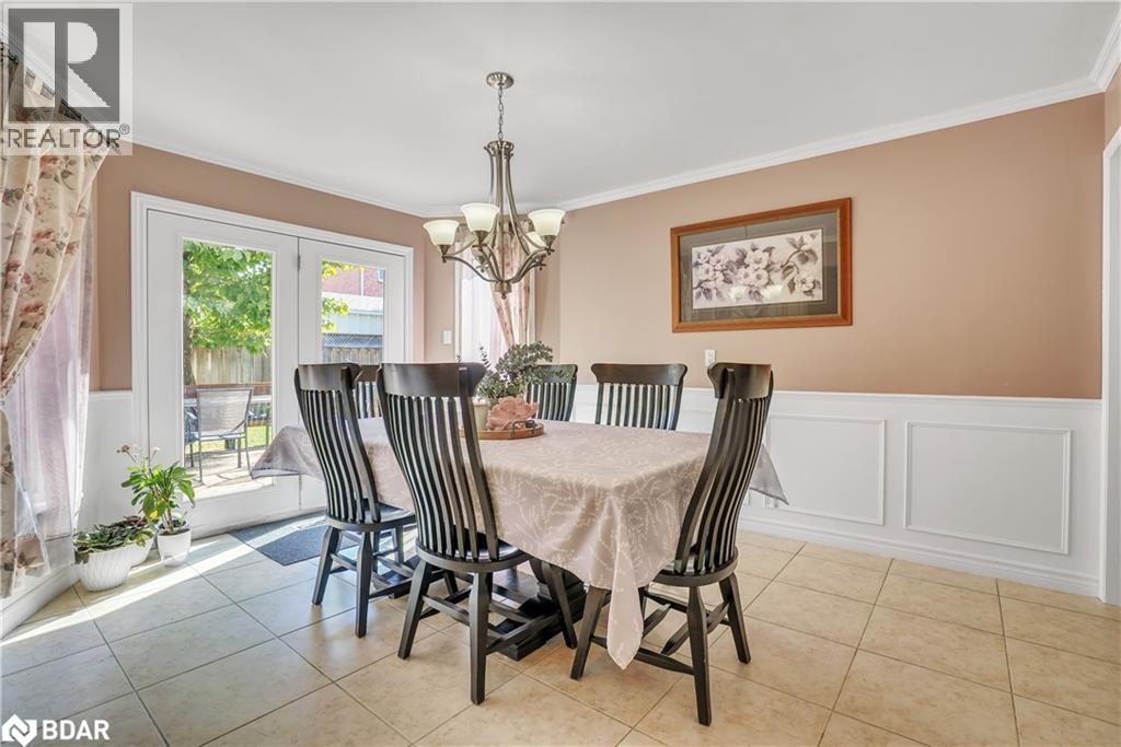 Photo 4 of 43 Waterhouse Way, Richmond Hill ON