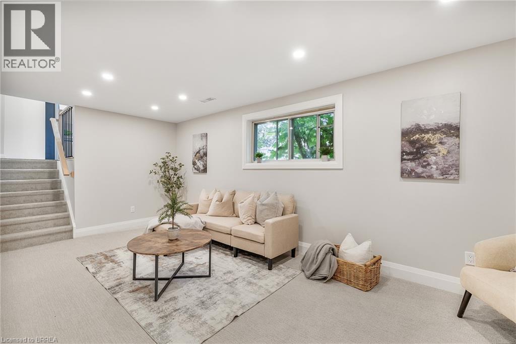 Photo 13 of 94 Appleford Road, Hamilton ON