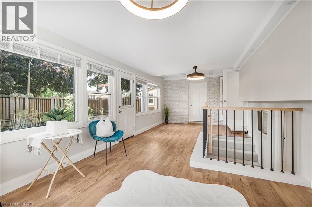 Photo 7 of 94 Appleford Road, Hamilton ON