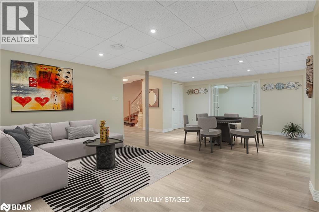 Photo 36 of 43 Waterhouse Way, Richmond Hill ON