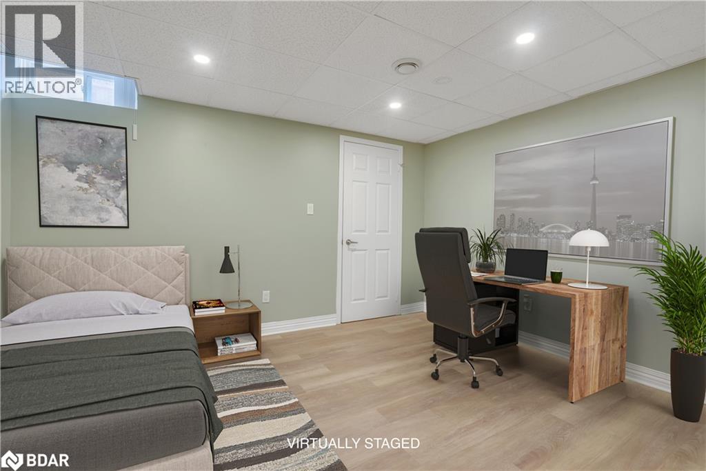 Photo 16 of 43 Waterhouse Way, Richmond Hill ON