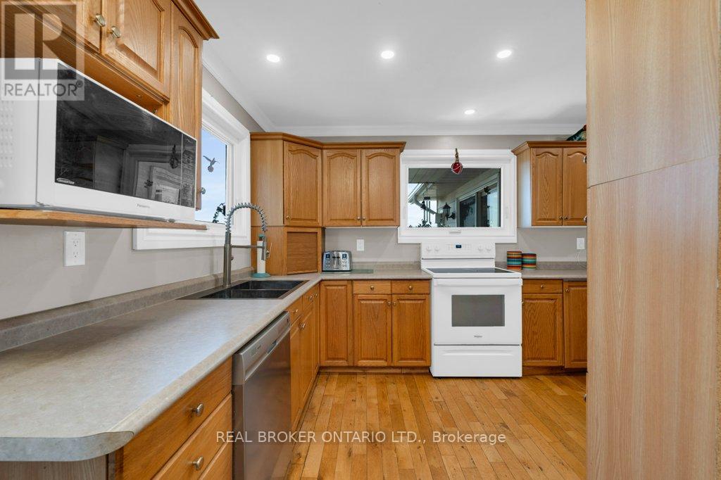 Photo 36 of 1909 Woods Bay Road, Severn ON