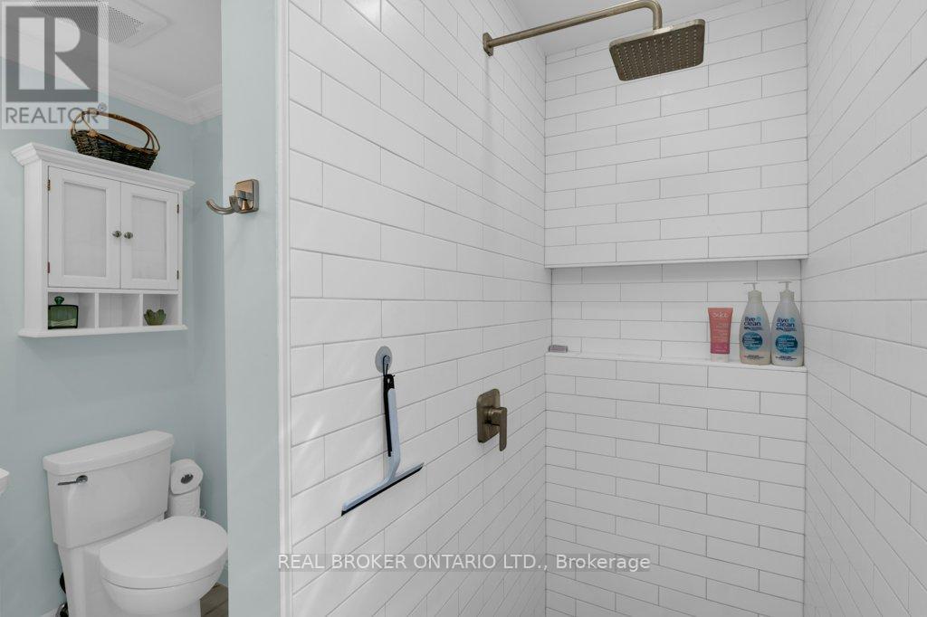 Photo 5 of 1909 Woods Bay Road, Severn ON