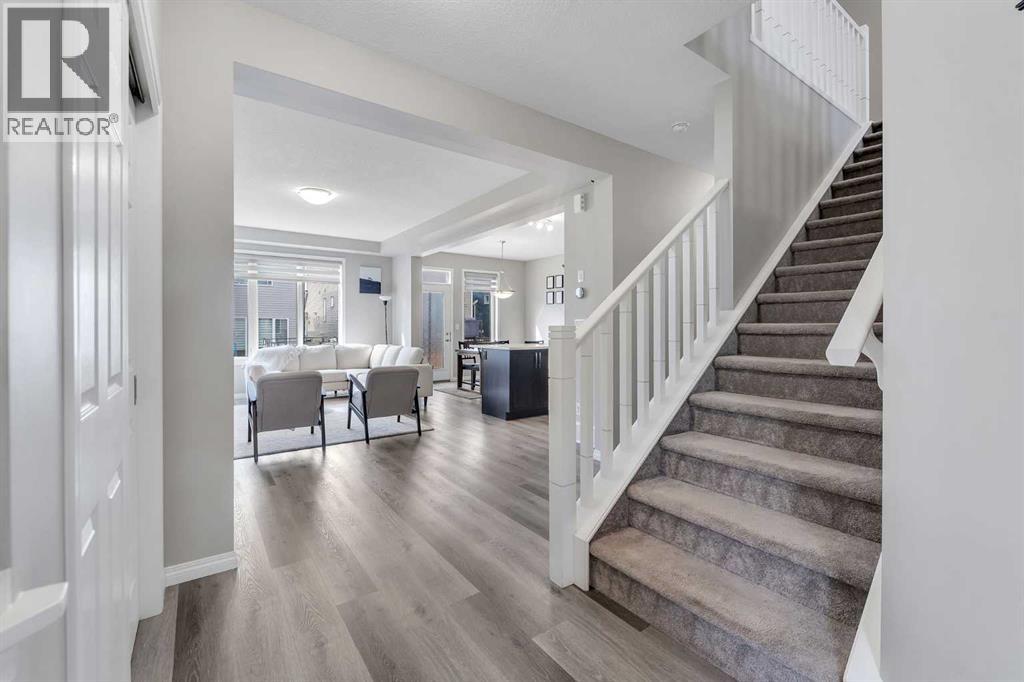 Photo 4 of 78 Osborne Common Sw, Airdrie AB