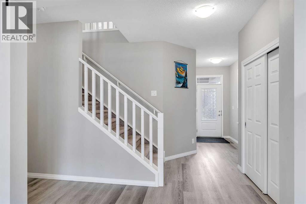 Photo 3 of 78 Osborne Common Sw, Airdrie AB