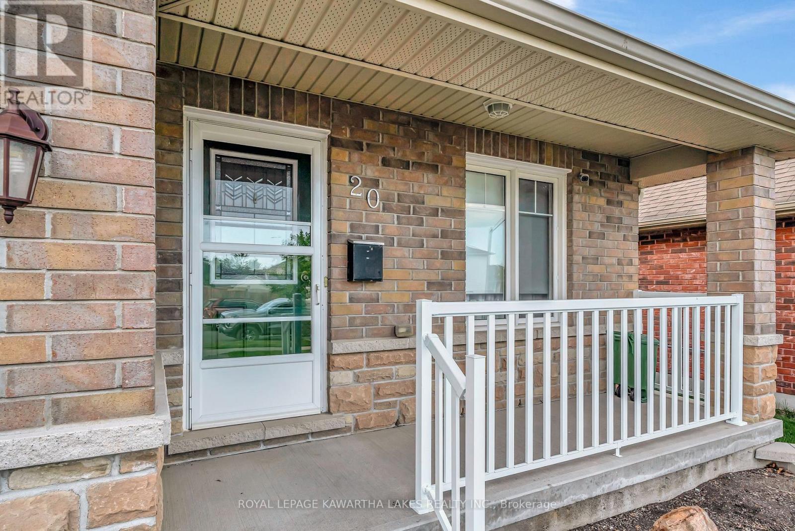 Photo 5 of 20 Lisbeth Crescent, Kawartha Lakes ON