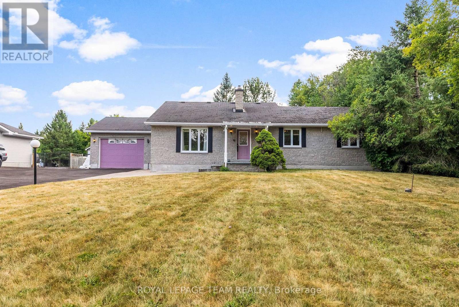 Photo 1 of 591 Bellamy Road, Mcnab Braeside ON