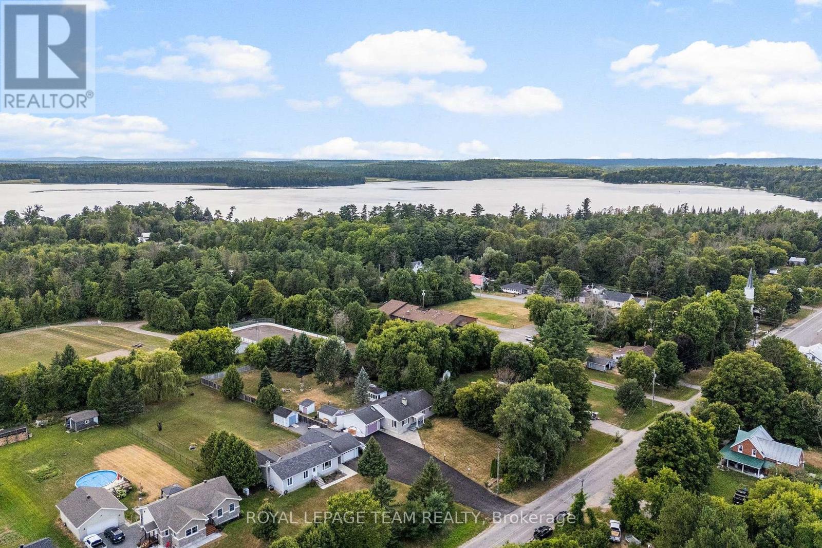 Photo 27 of 591 Bellamy Road, Mcnab Braeside ON