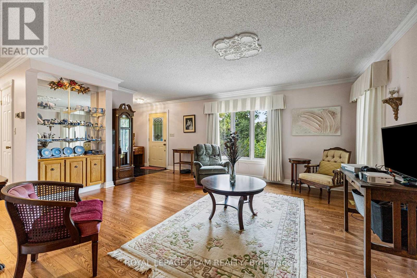 Photo 4 of 591 Bellamy Road, Mcnab Braeside ON