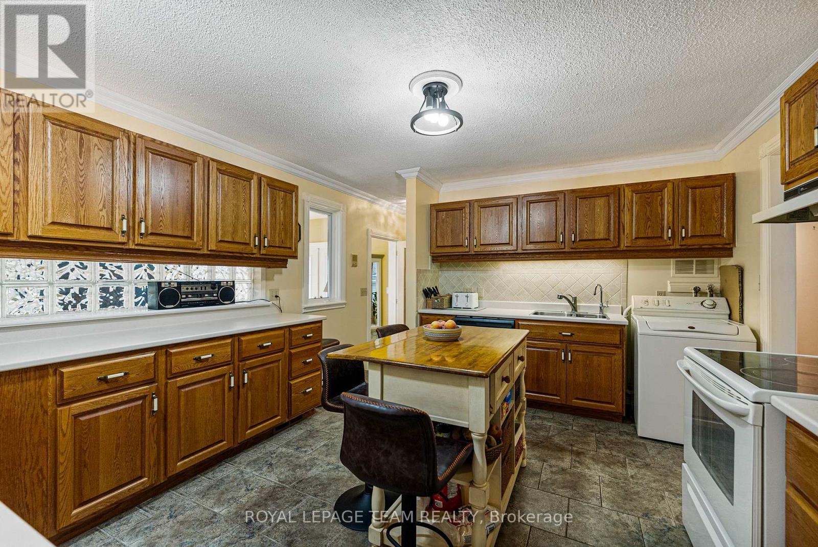 Photo 9 of 591 Bellamy Road, Mcnab Braeside ON