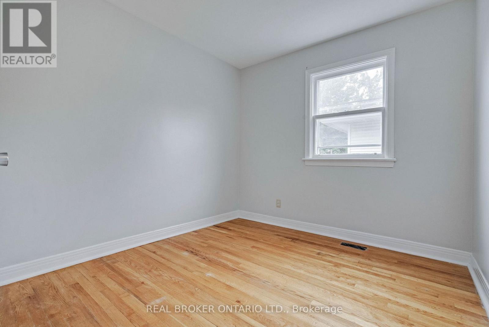 Photo 6 of 2495 Falcon Avenue, Ottawa ON