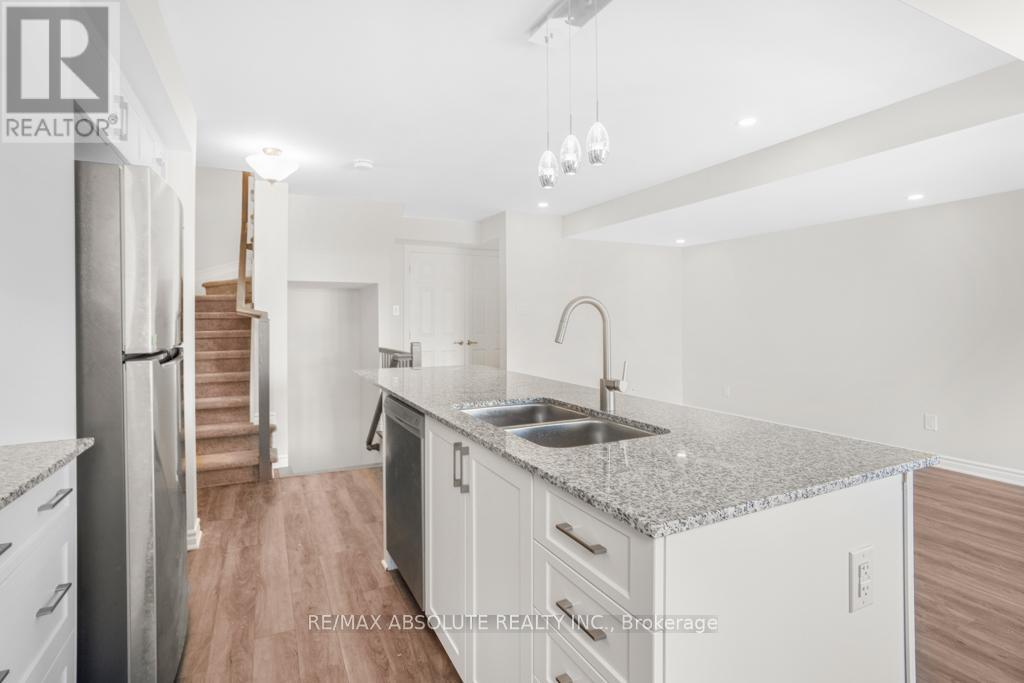 Photo 12 of 621 Makwa Private, Ottawa ON