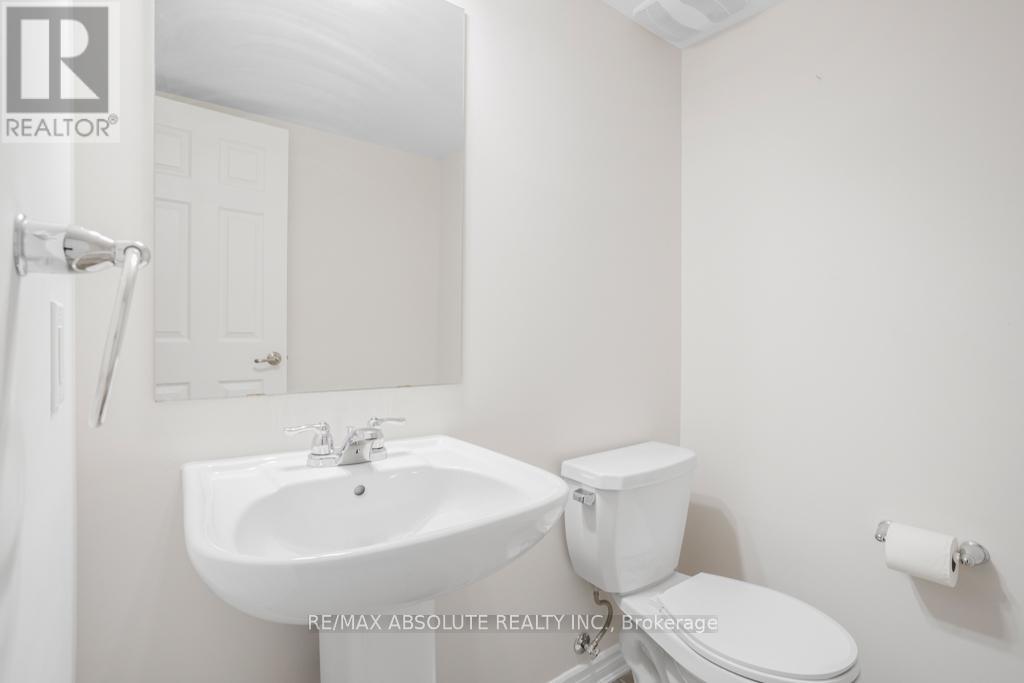 Photo 14 of 621 Makwa Private, Ottawa ON