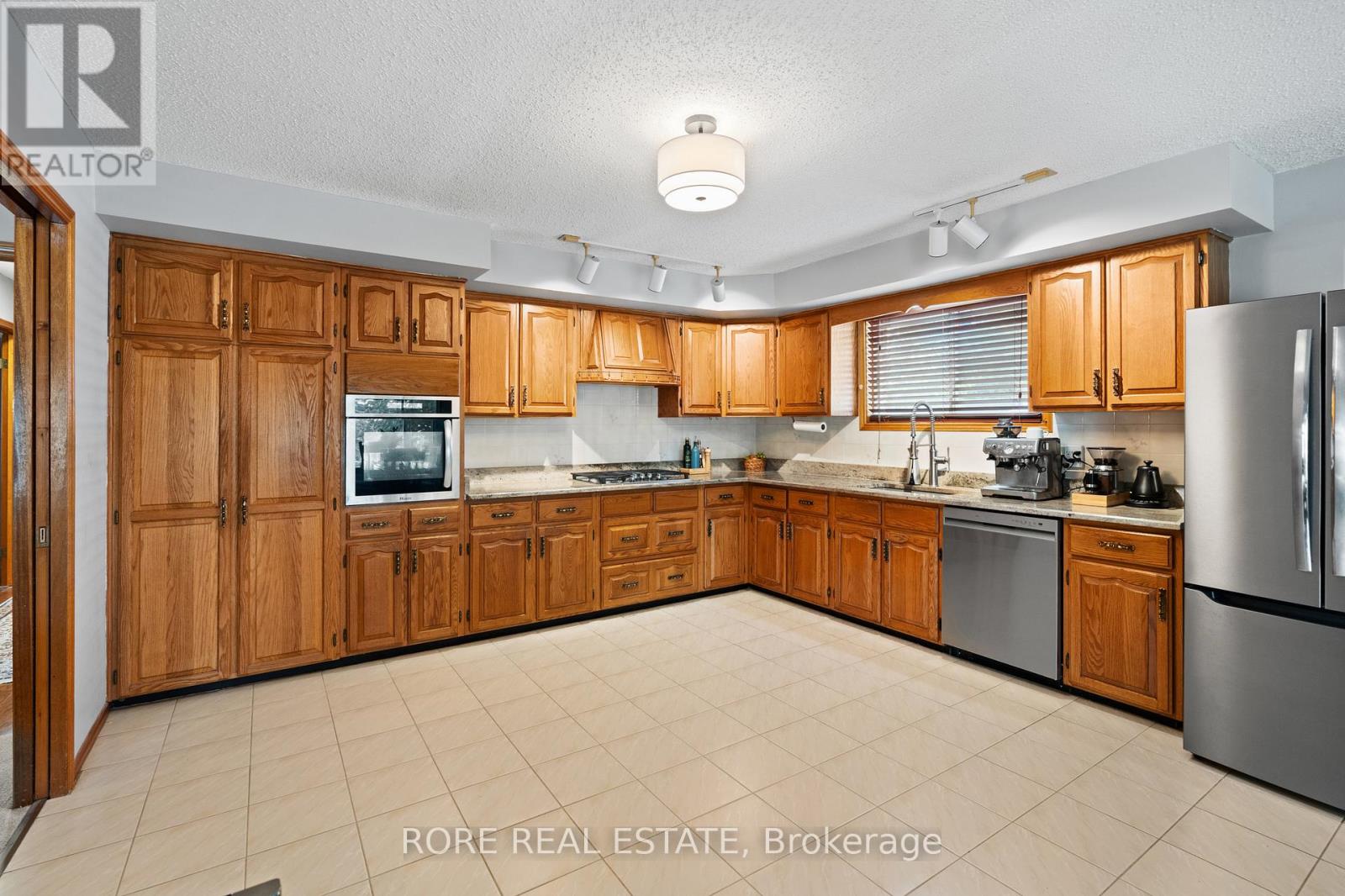 Photo 10 of 181 Gilmore Road, Fort Erie ON