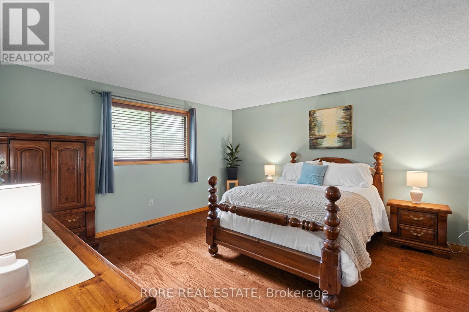 Photo 8 of 181 Gilmore Road, Fort Erie ON
