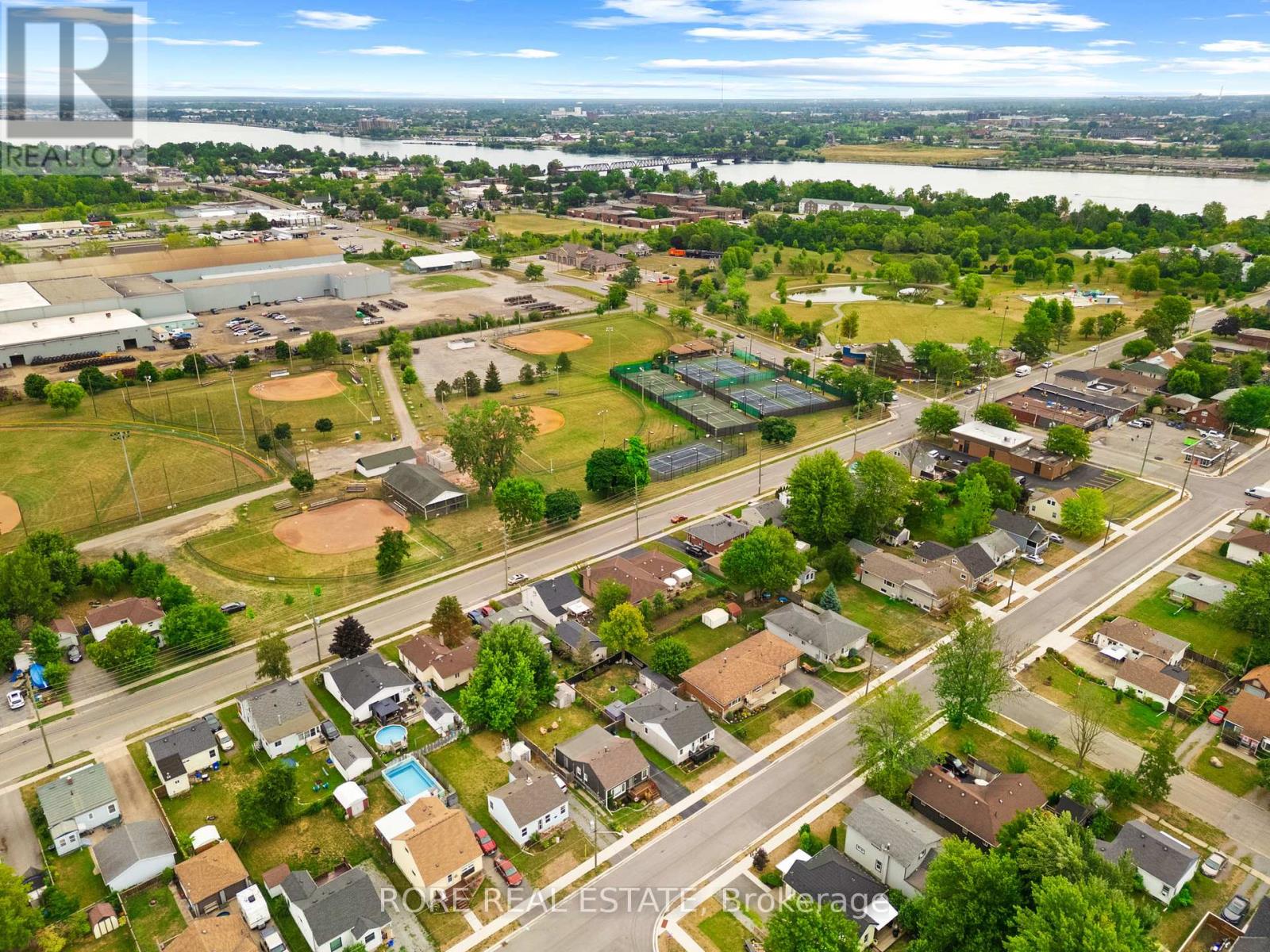 Photo 7 of 181 Gilmore Road, Fort Erie ON