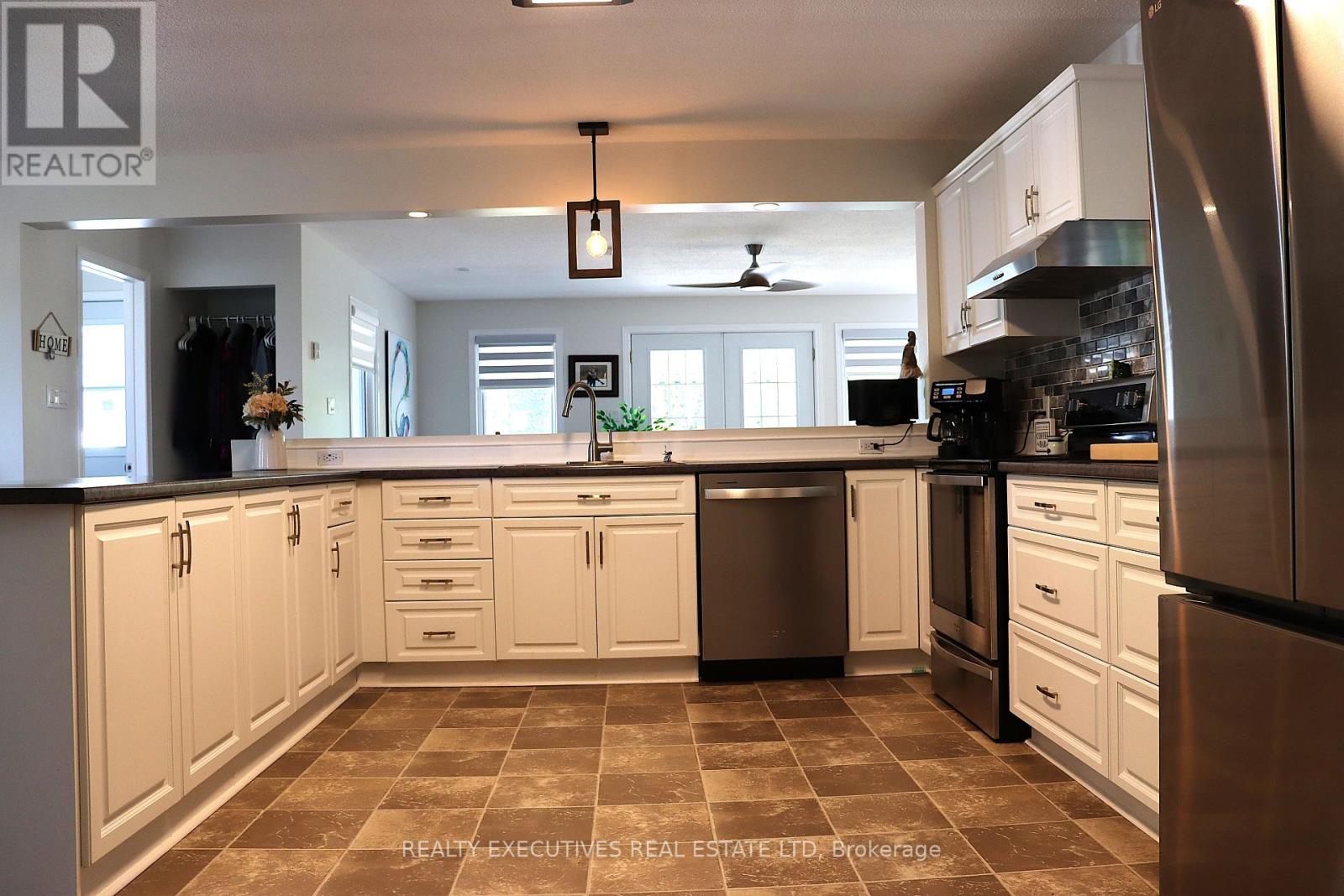 Photo 11 of 11908 Toyeshill Road, South Dundas ON