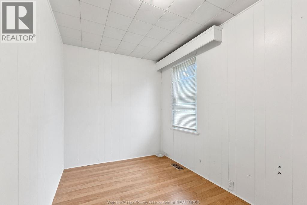 Photo 14 of 1527 Albert Road, Windsor ON