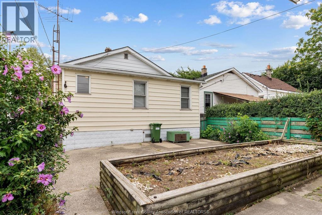 Photo 23 of 1527 Albert Road, Windsor ON