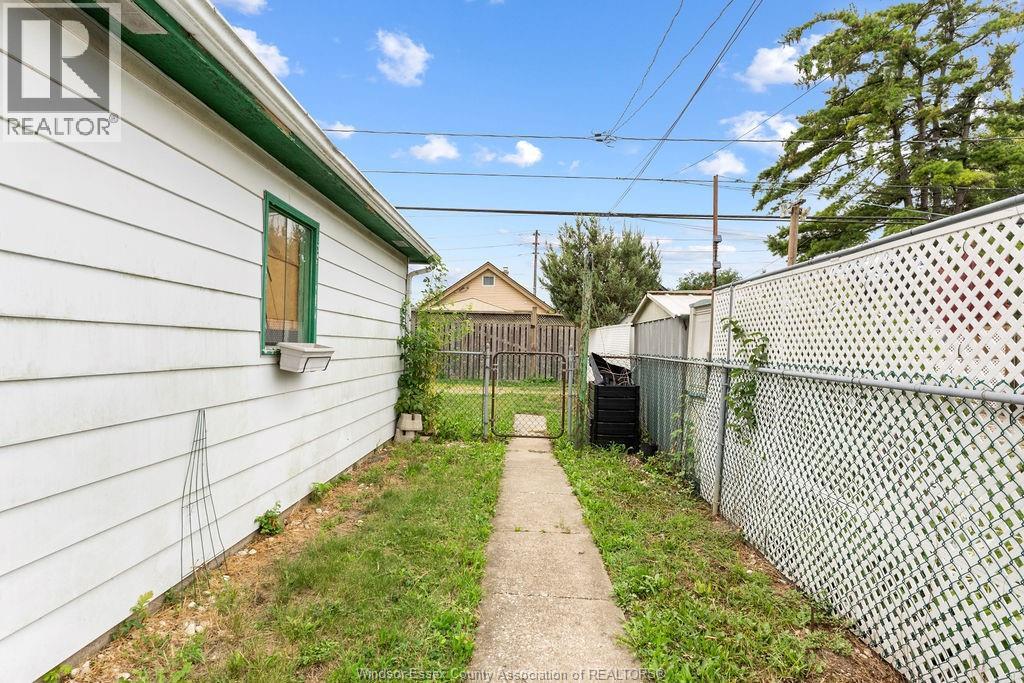 Photo 24 of 1527 Albert Road, Windsor ON