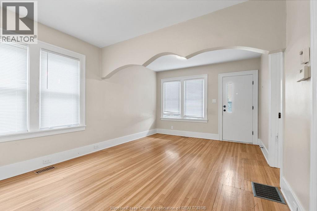Photo 5 of 1527 Albert Road, Windsor ON