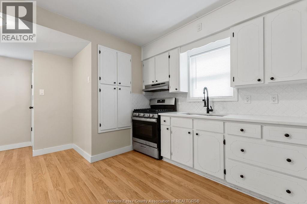 Photo 8 of 1527 Albert Road, Windsor ON