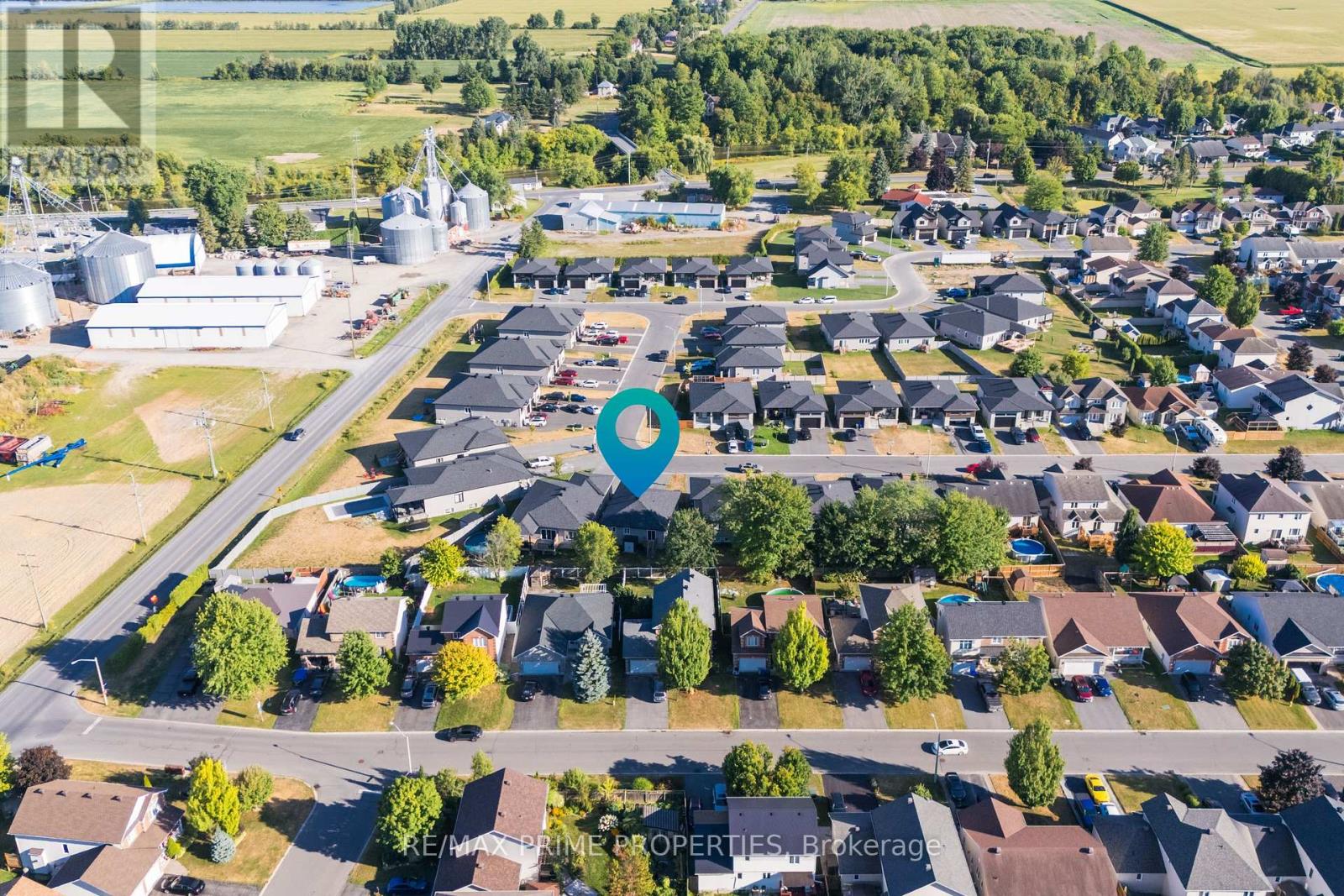 Photo 48 of 208 Filion Street, Russell ON