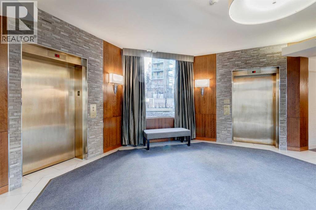 Single Family House Loft for Sale in    Avenue SW Eau Claire Calgary 