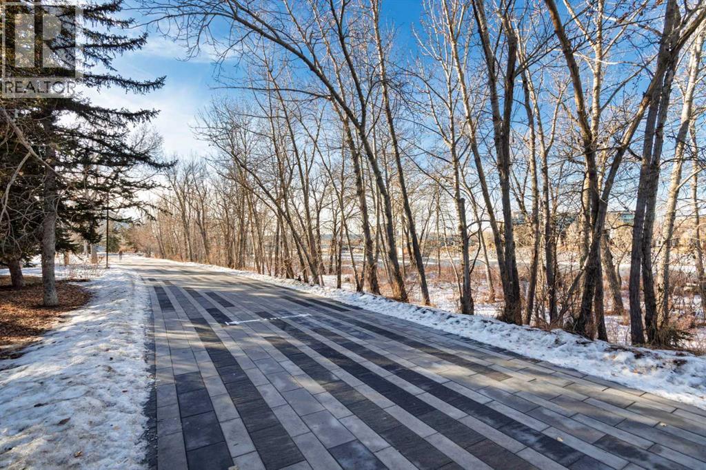 Single Family House Loft for Sale in    Avenue SW Eau Claire Calgary 