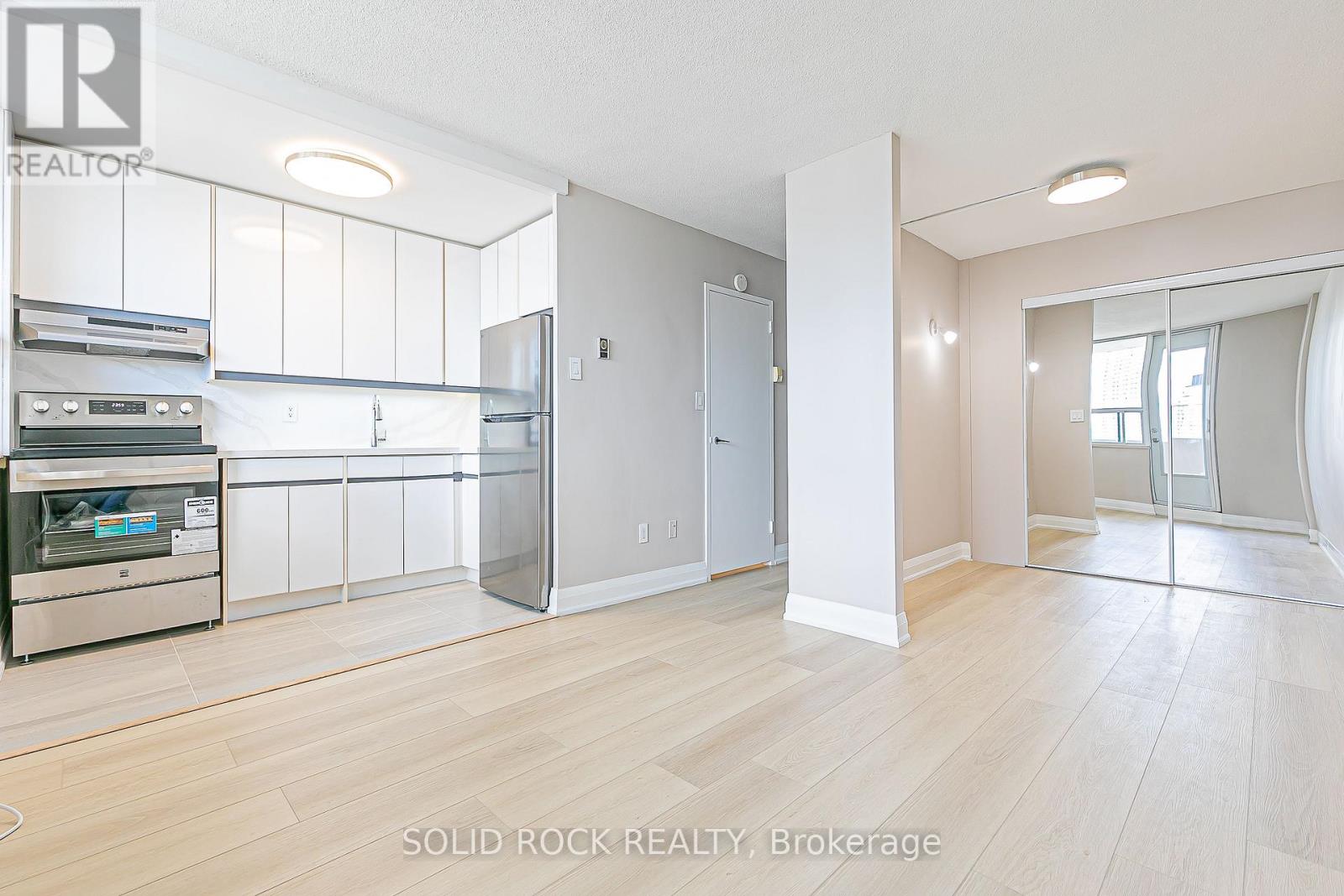 Photo 11 of 3111 40 Homewood Avenue, Toronto ON