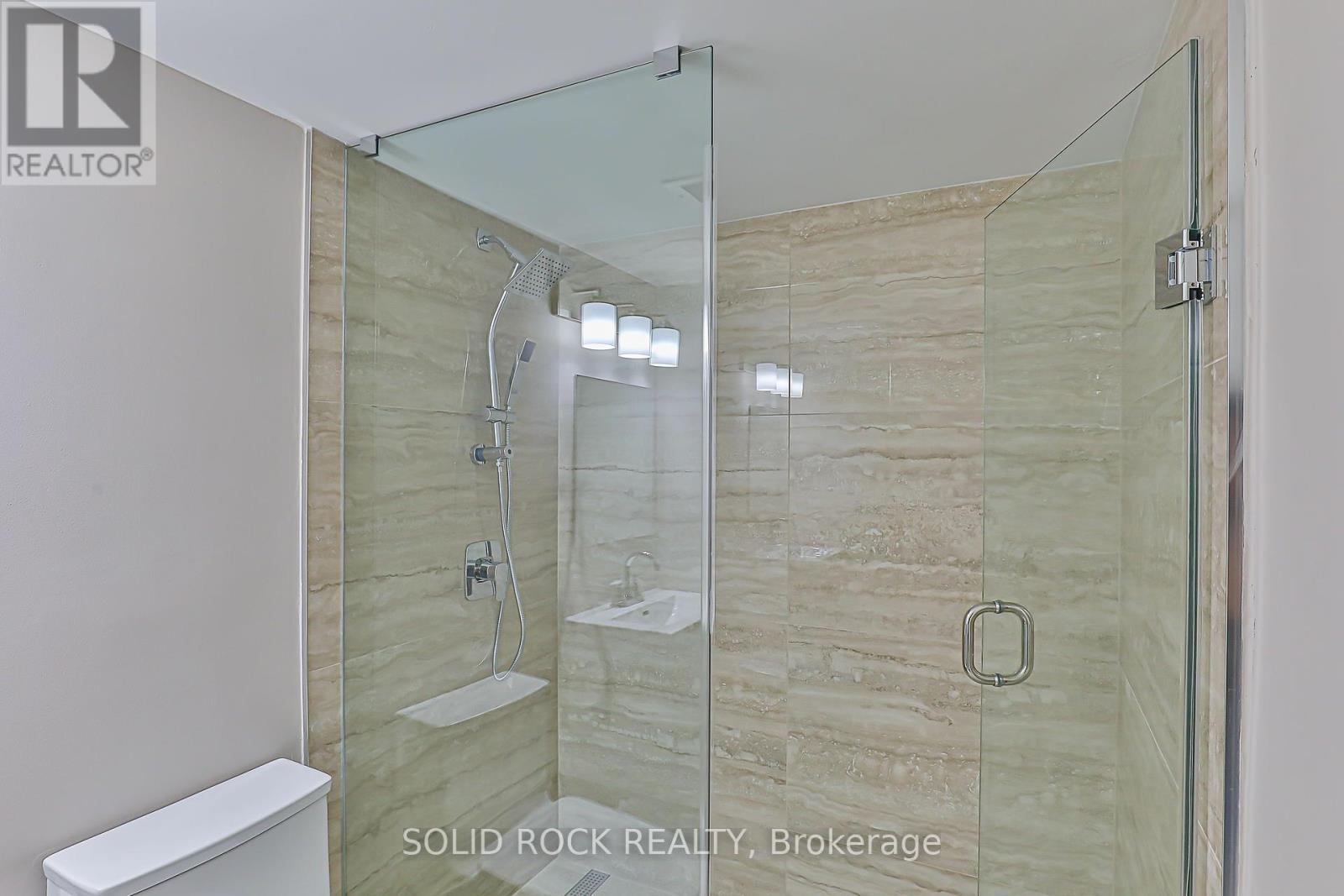 Photo 21 of 3111 40 Homewood Avenue, Toronto ON