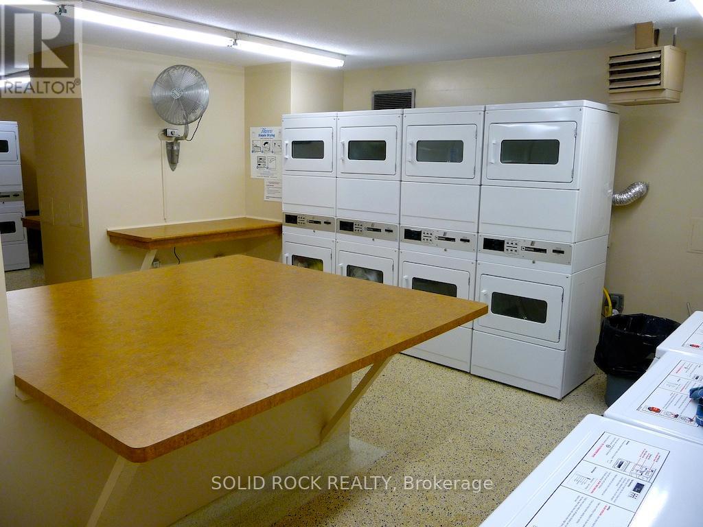Photo 34 of 3111 40 Homewood Avenue, Toronto ON