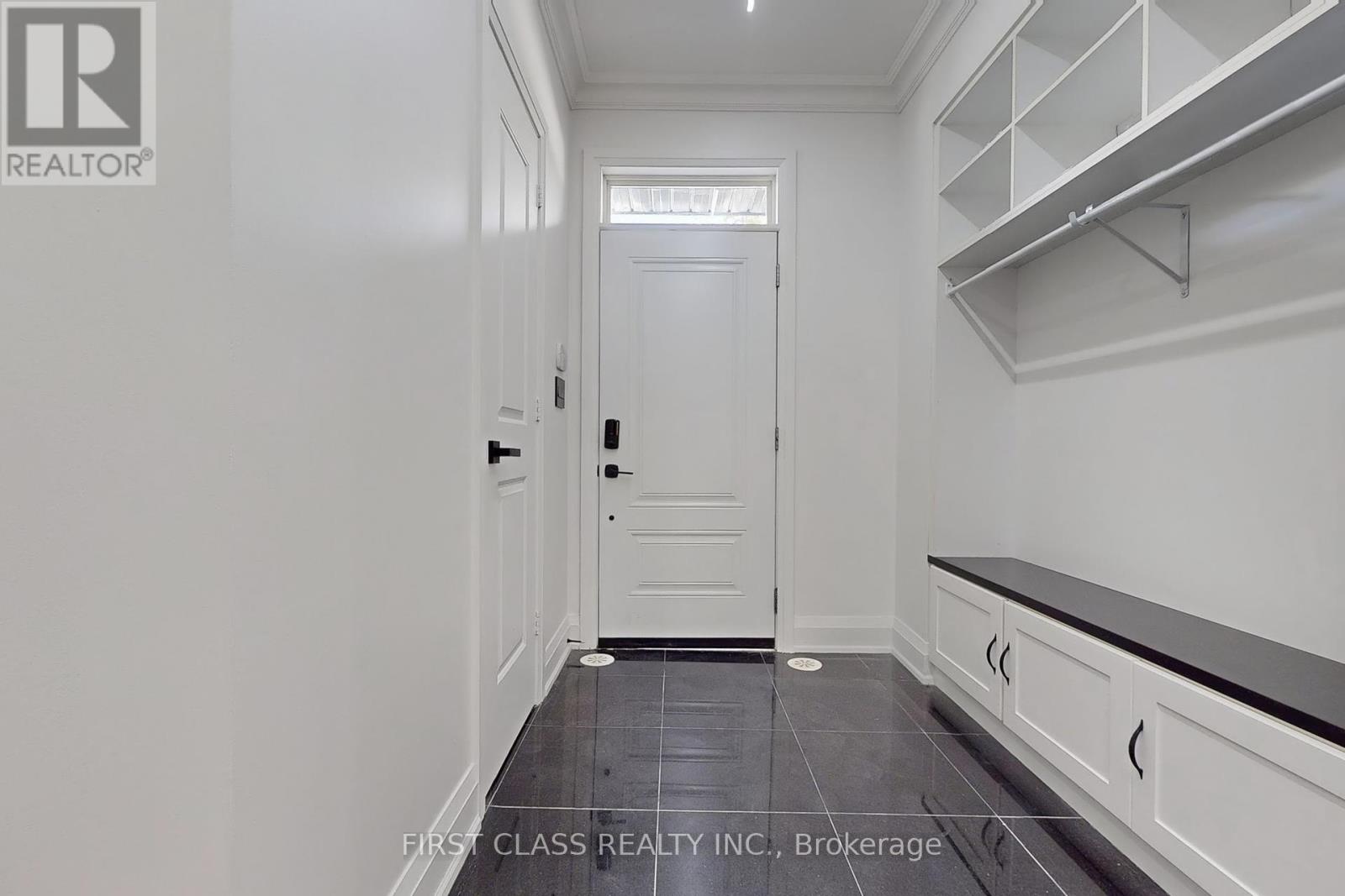 Photo 19 of Th 28 9 Oakburn Crescent, Toronto ON