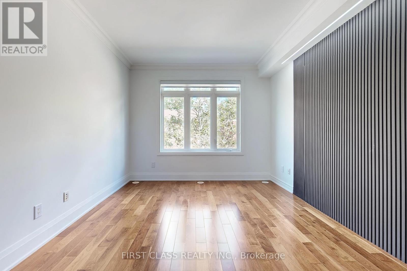 Photo 22 of Th 28 9 Oakburn Crescent, Toronto ON