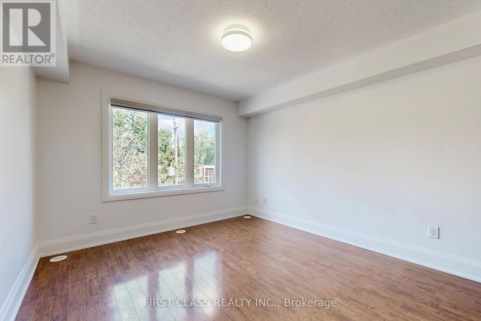 Photo 26 of Th 28 9 Oakburn Crescent, Toronto ON
