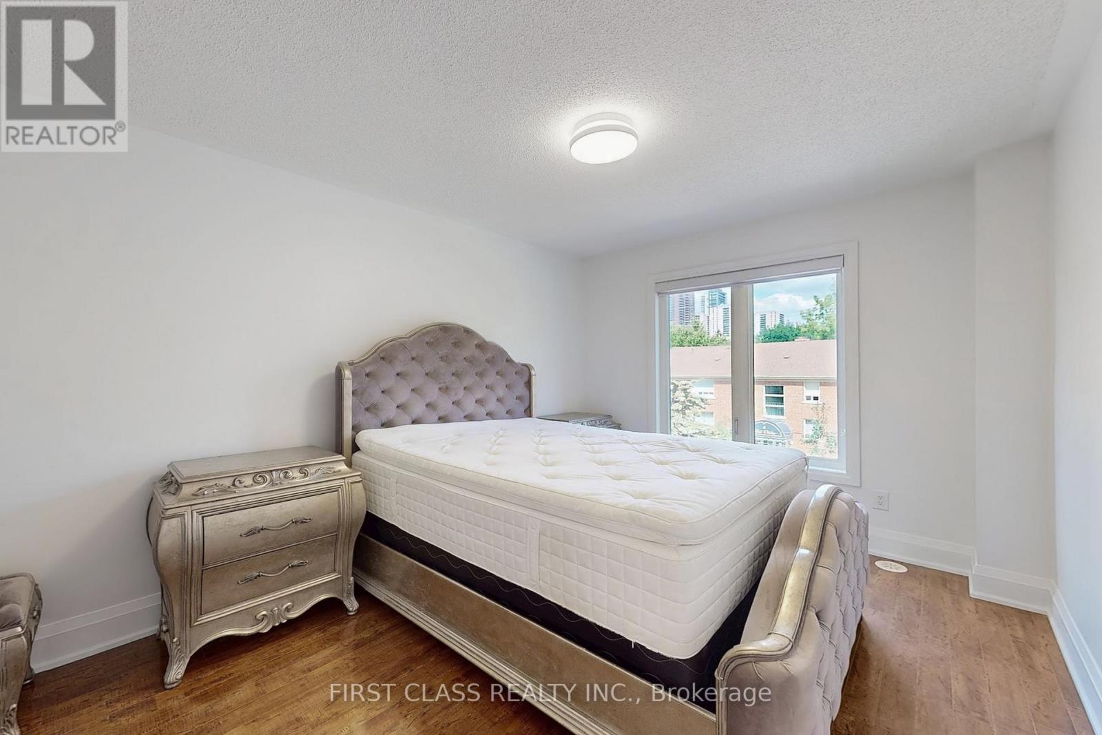 Photo 29 of Th 28 9 Oakburn Crescent, Toronto ON