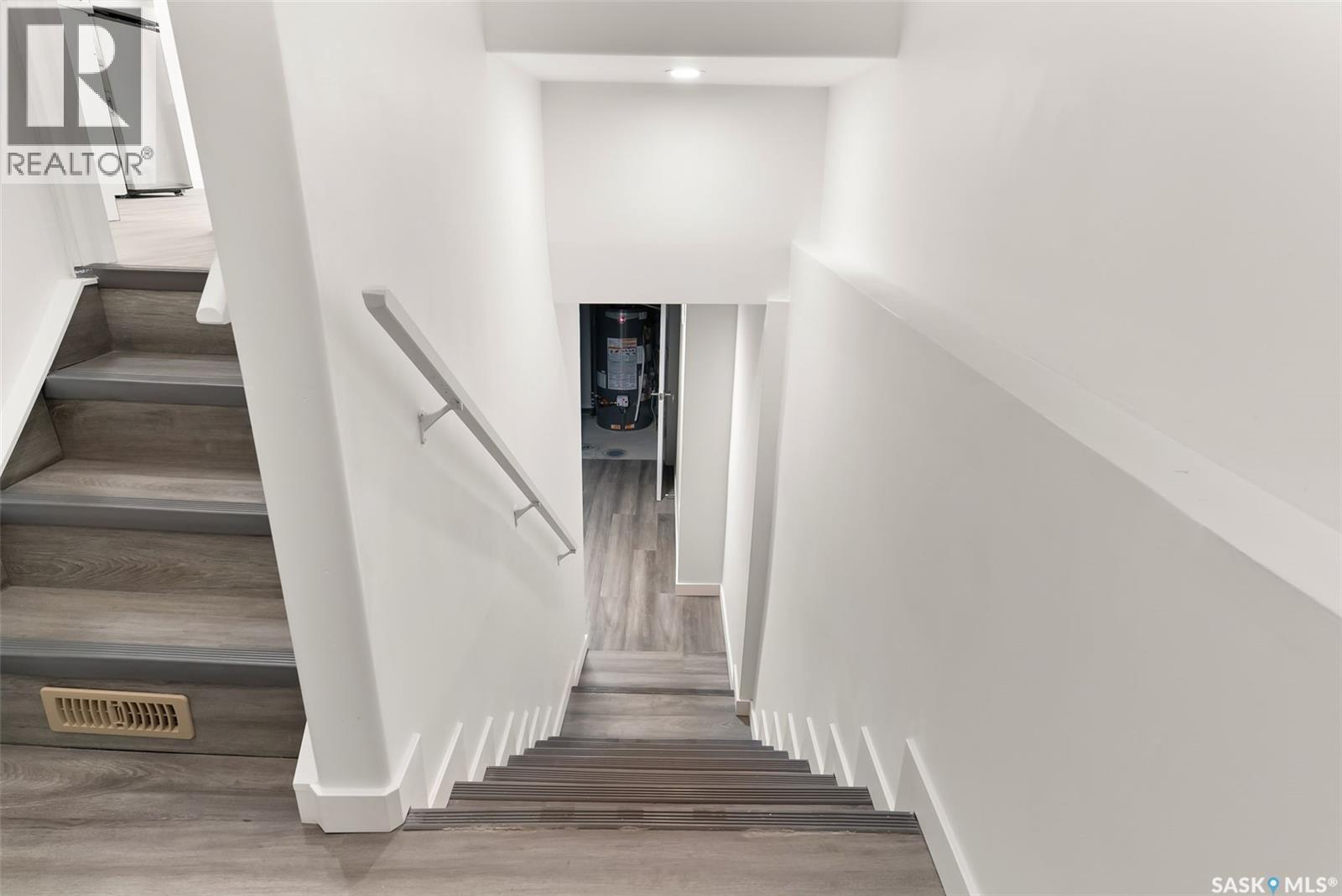 Photo 13 of 2054 Embury Street, Regina SK