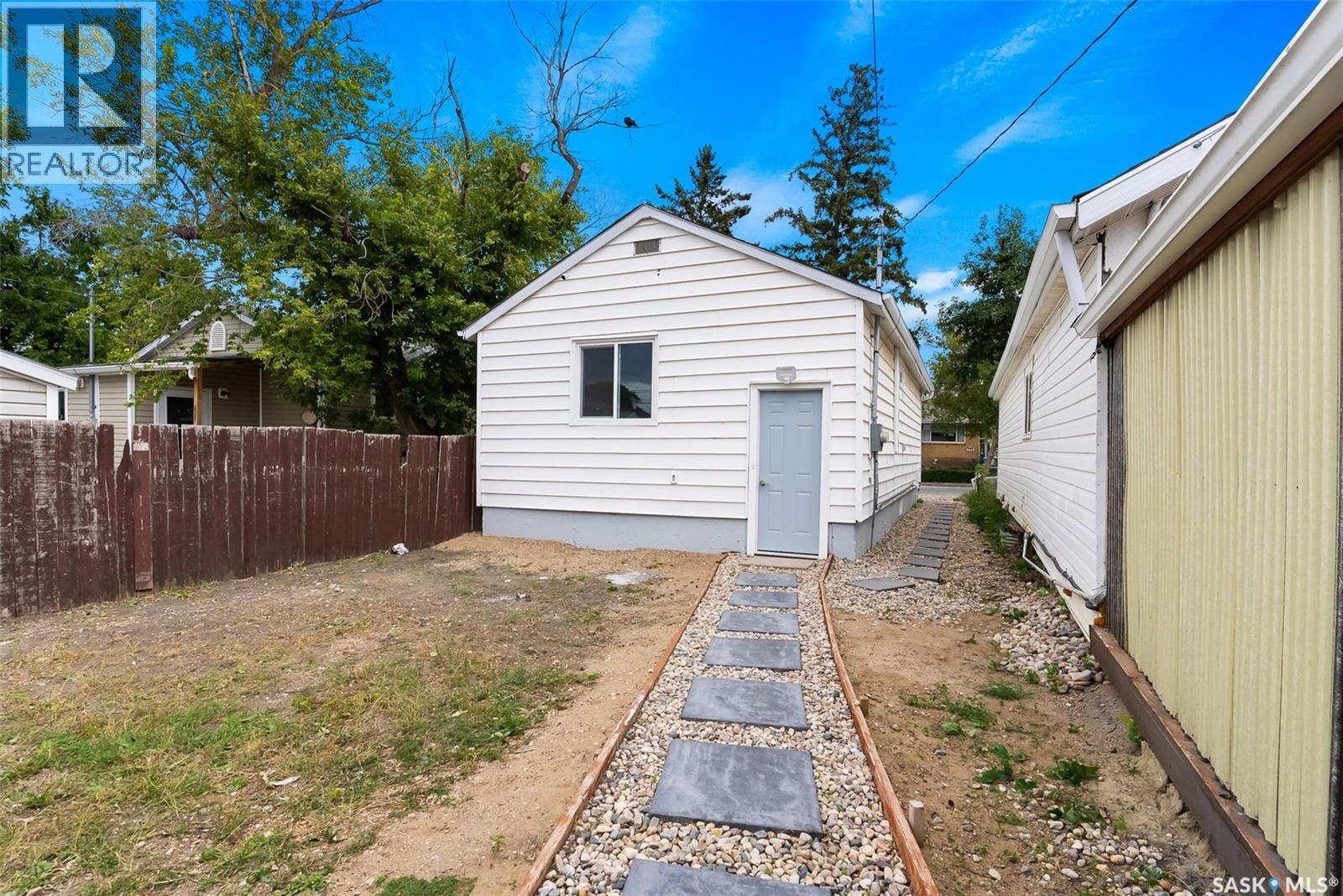 Photo 22 of 2054 Embury Street, Regina SK