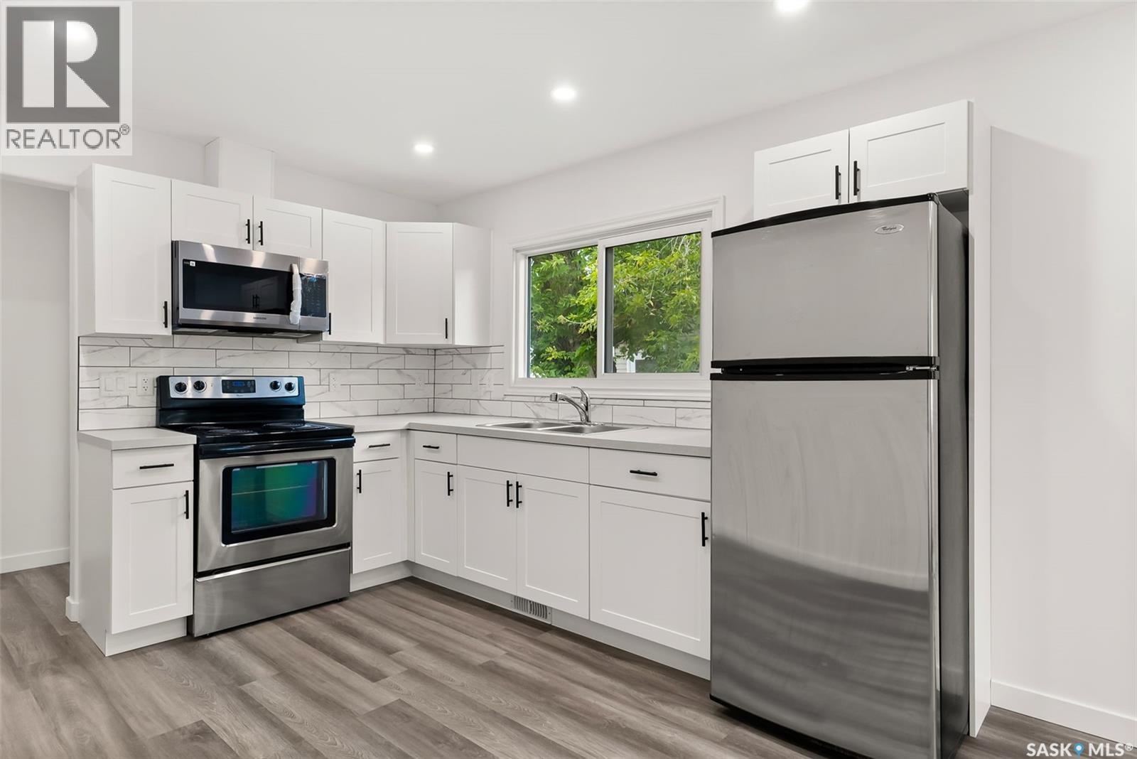 Photo 5 of 2054 Embury Street, Regina SK