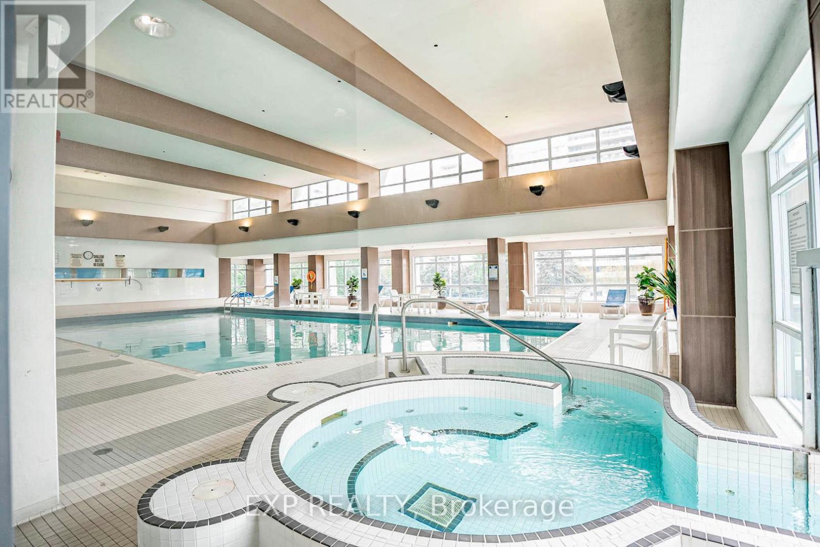 Photo 13 of 310 33 Elm Drive W, Mississauga ON