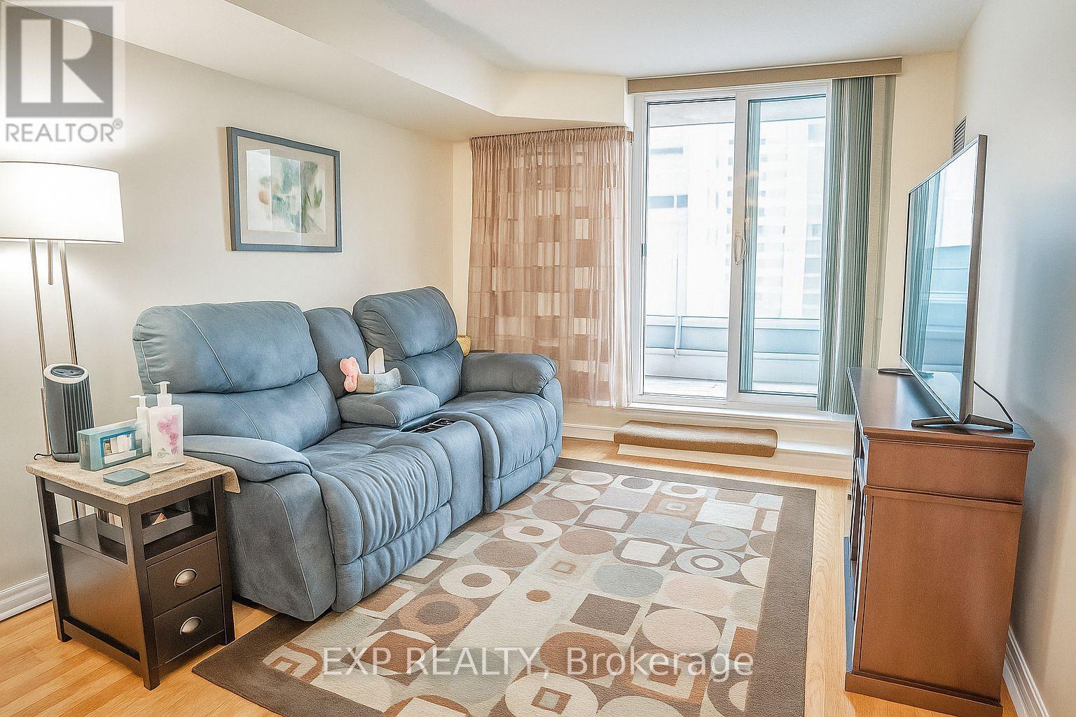 Photo 6 of 310 33 Elm Drive W, Mississauga ON
