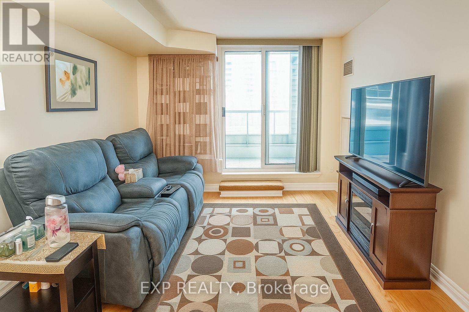 Photo 7 of 310 33 Elm Drive W, Mississauga ON
