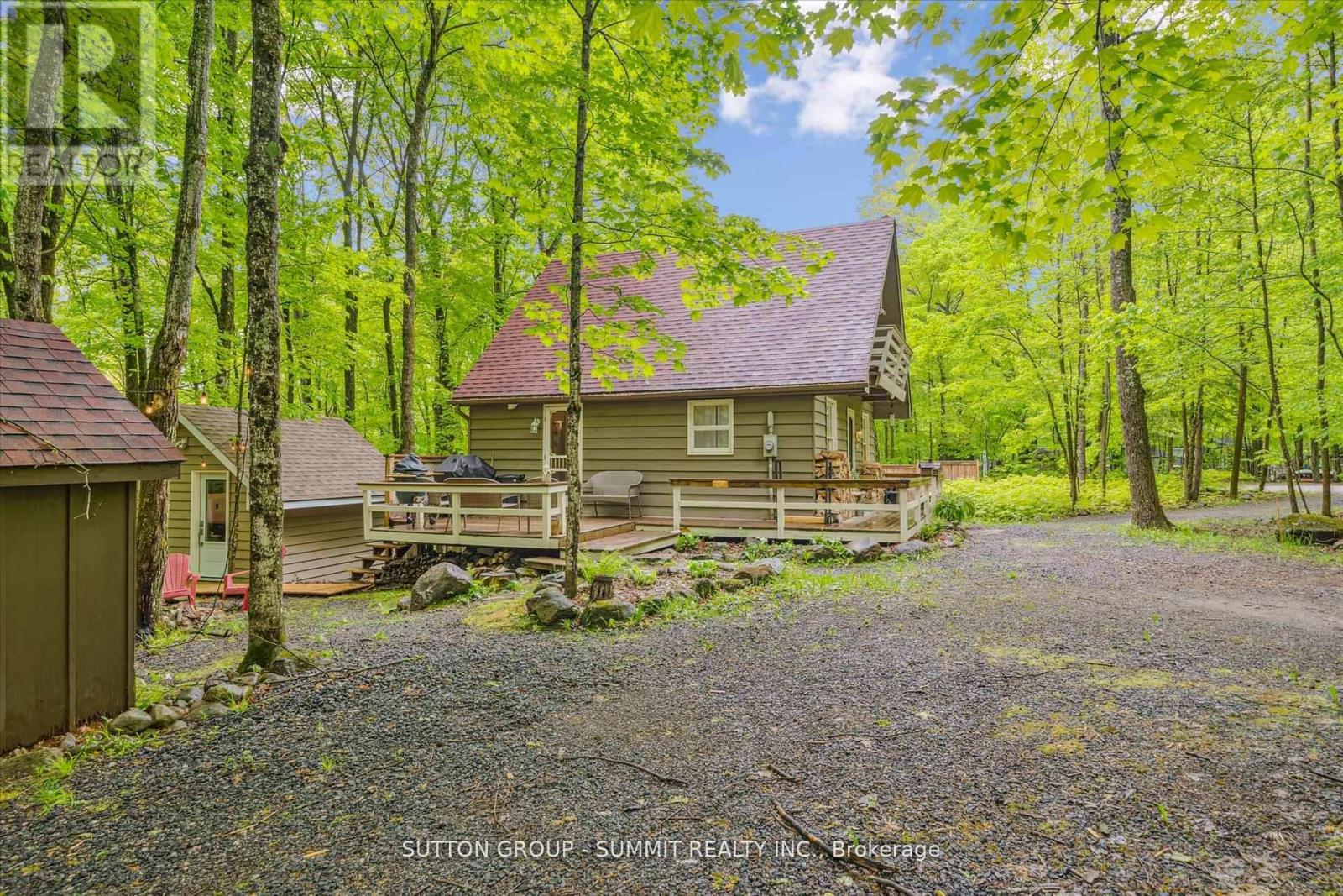 Photo 5 of 17 Sugarbush Lane, Huntsville ON