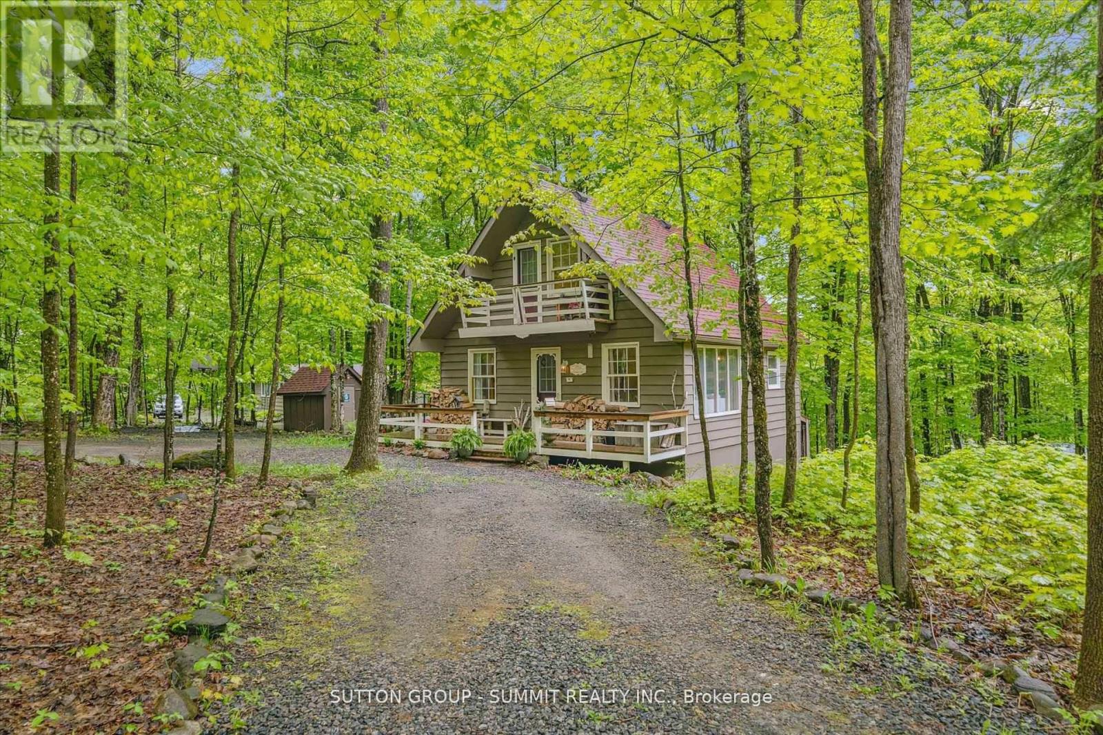 Photo 4 of 17 Sugarbush Lane, Huntsville ON